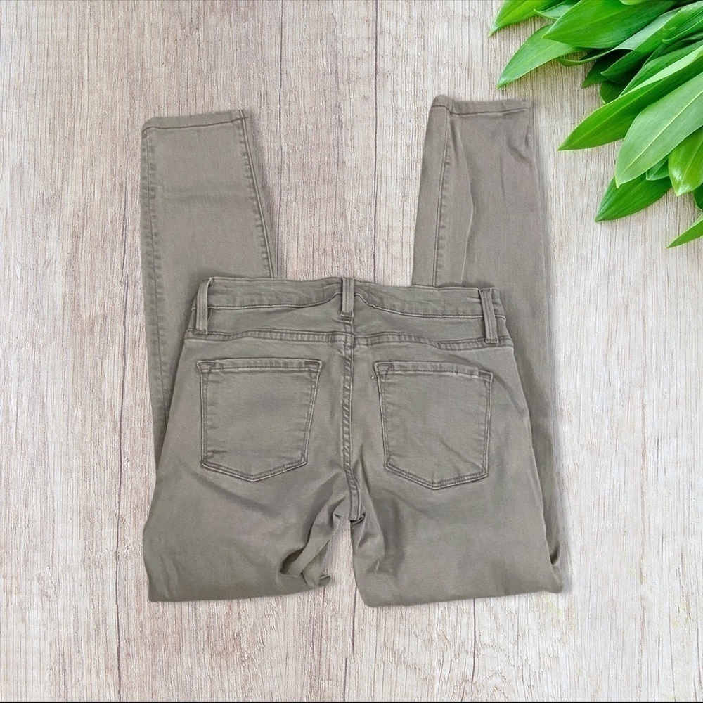 FRAME Le Skinny de Jeanne Cropped Jeans in Portman Gray 25 - Picture 2 of 6